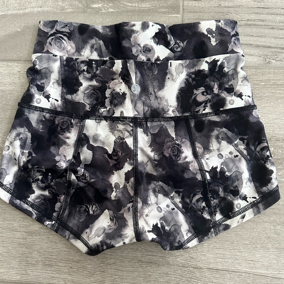 Lululemon shorts | Size 4 - Picture 2 of 3